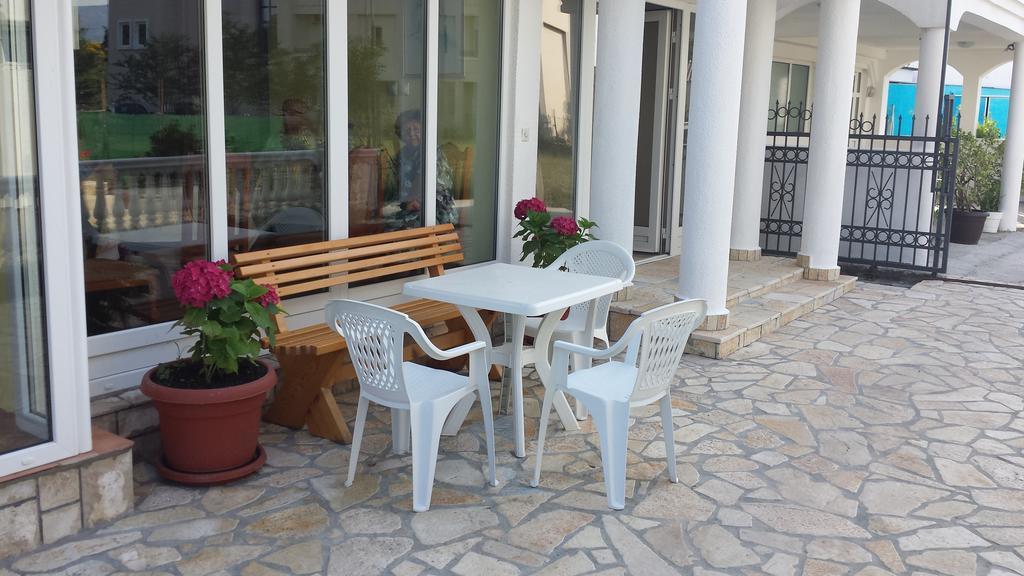 Apartments Cungu Ούλτσιν Εξωτερικό φωτογραφία